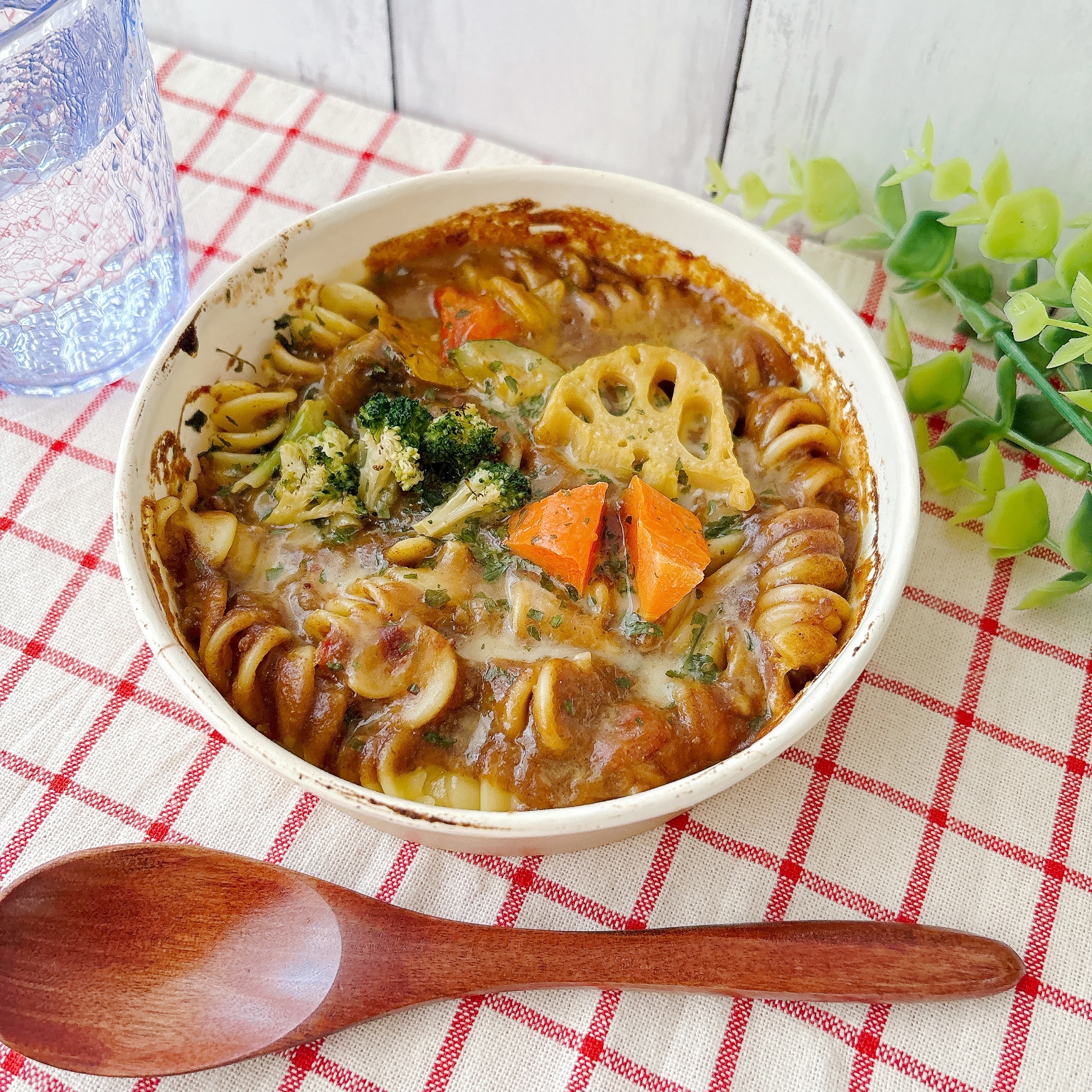 FamilyMart(ファミリーマート)の「彩り野菜のスパイシーカレーグラタン」