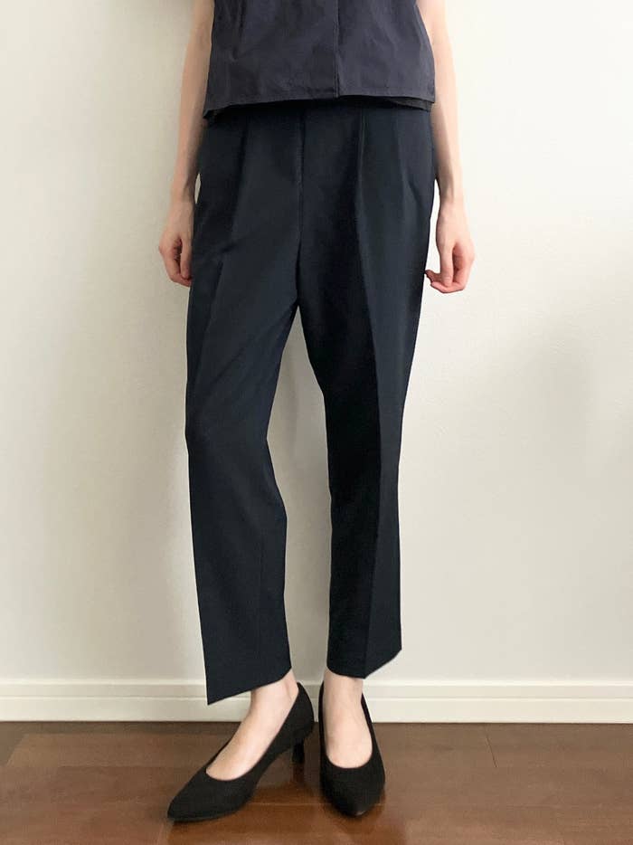 GLOBAL WORK(グローバルワーク)の「貴島明日香さん着用/ウツクシルエットDRYテーパードパンツ」