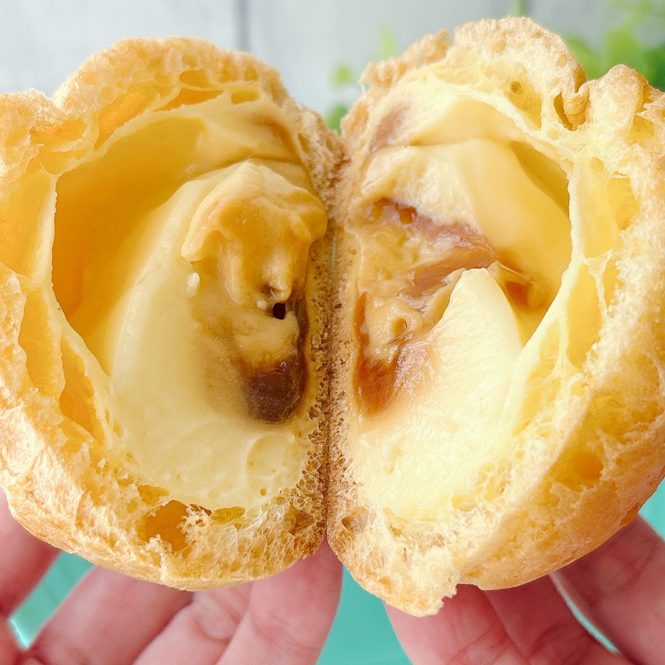 FamilyMart(ファミリーマート)の「プリン!?シュー」