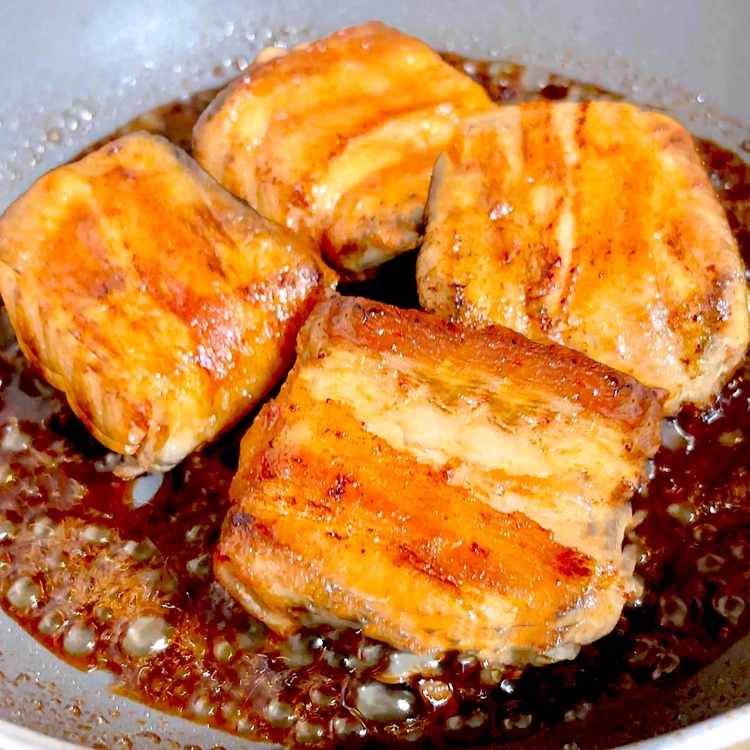 ジューシーな表面が香ばしく焼き上がっている。