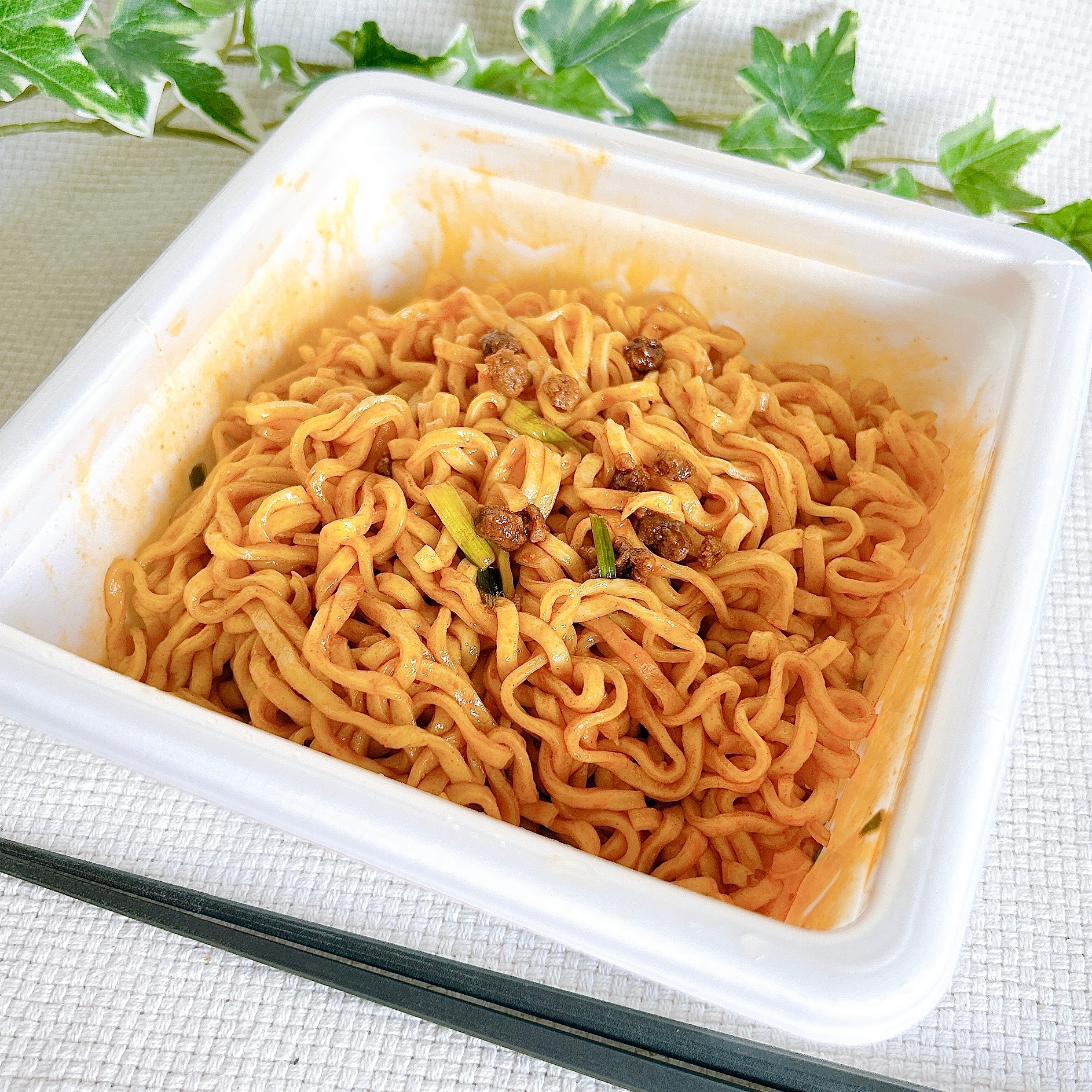 FamilyMart(ファミリーマート)の「味仙本店監修 汁なし台湾ラーメン」