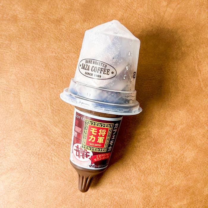 ファミリーマート「ロッテ ワッフルコーン 将軍モカ」