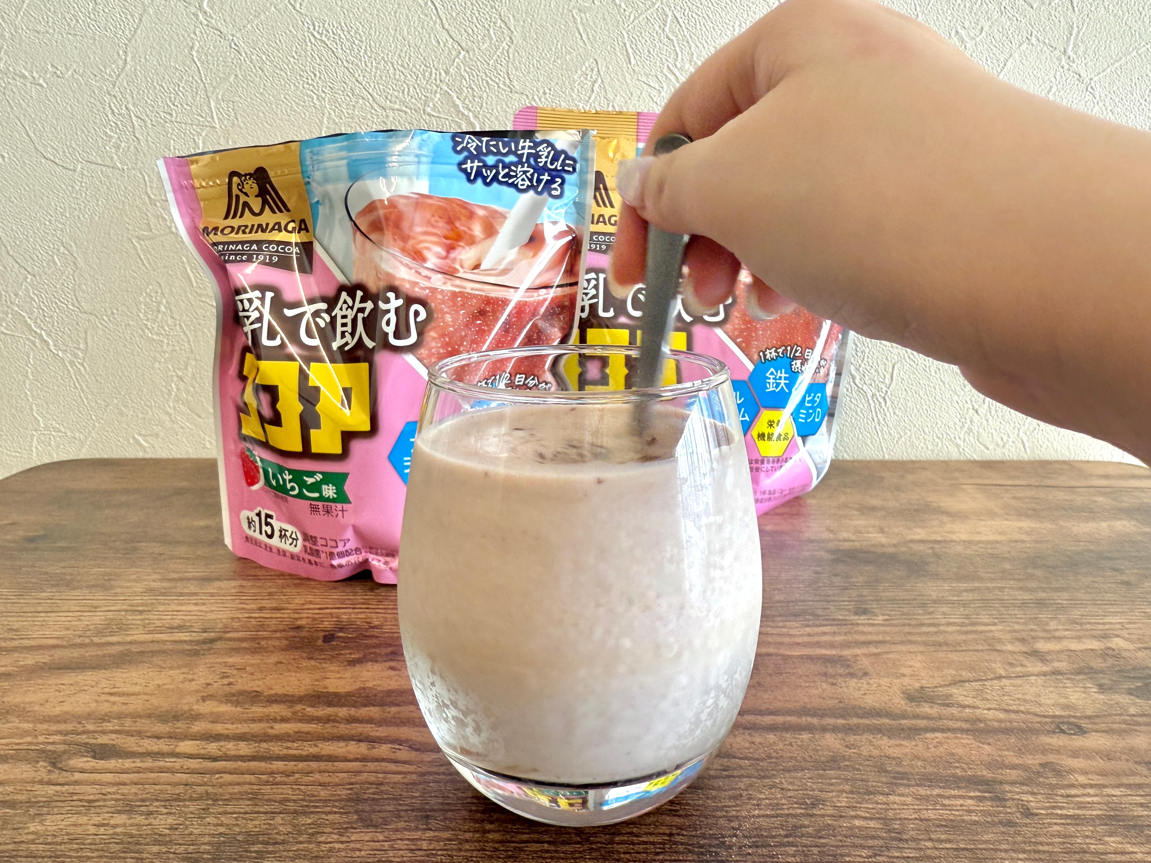 これはまさに「飲むアポロ」！SNSでバズったいちごココアが想像以上に