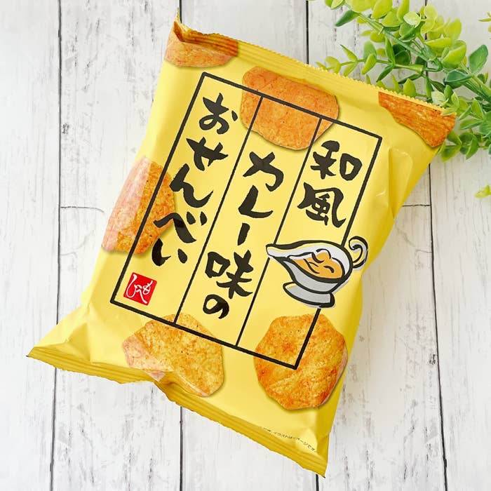 KALDI(カルディ)の「和風カレー味のおせんべい 64g」