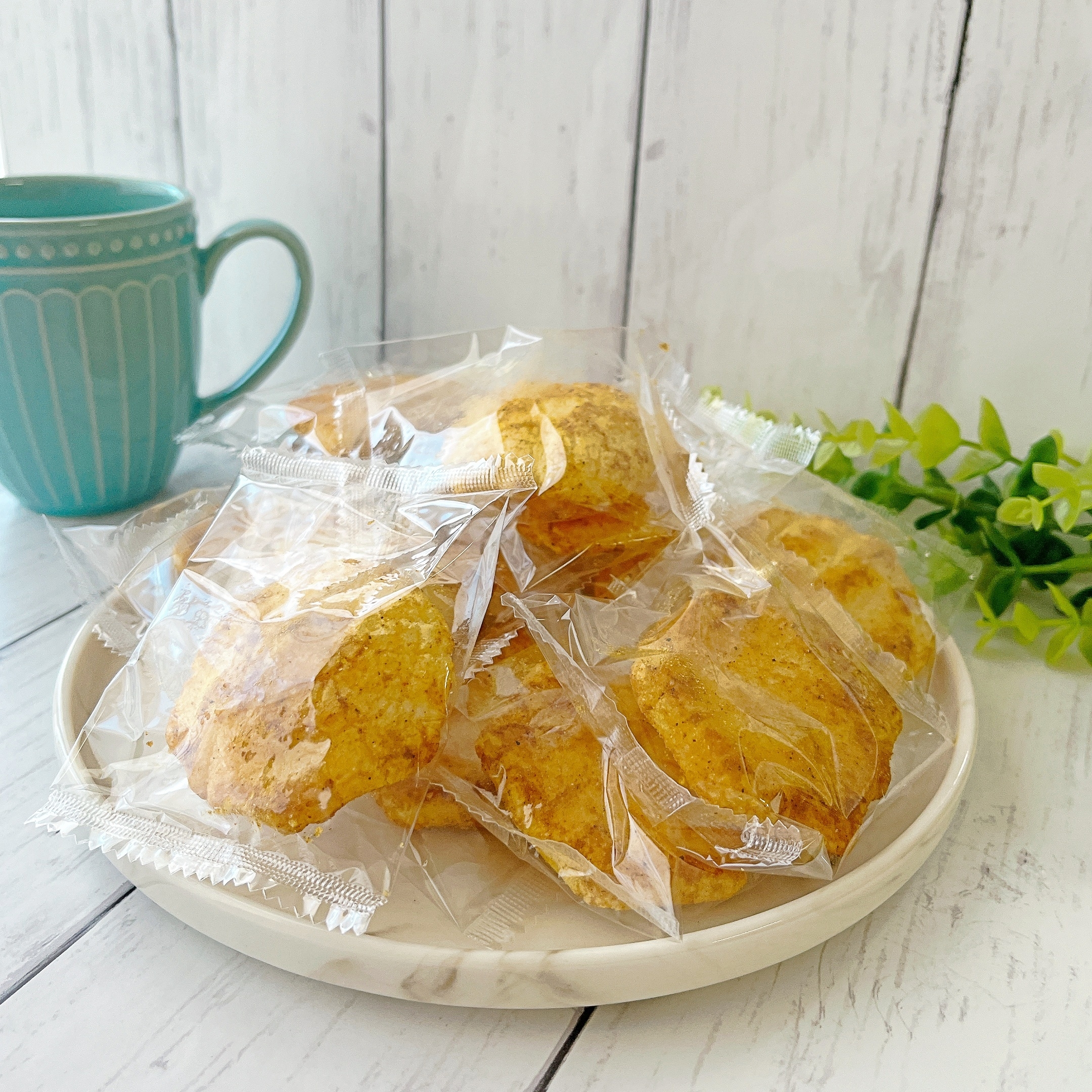 KALDI(カルディ)の「和風カレー味のおせんべい 64g」