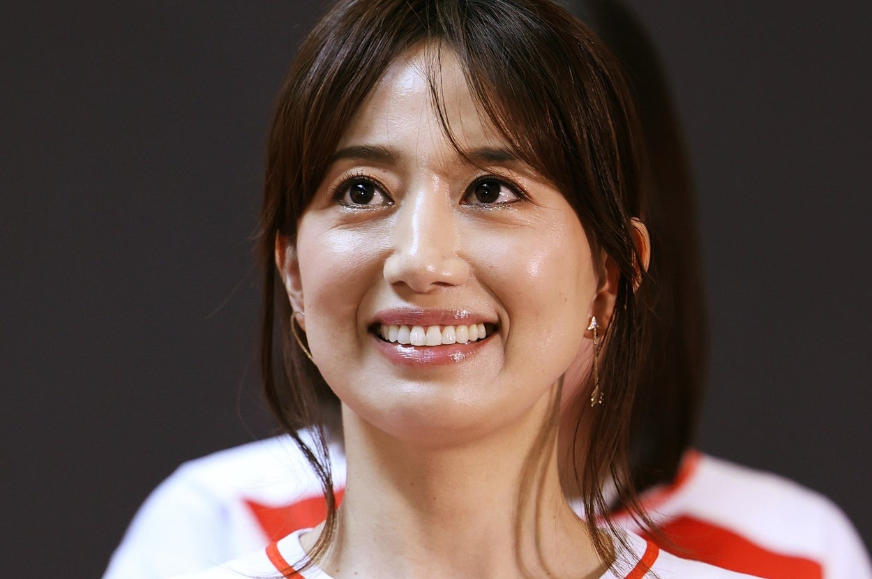 東原亜希さん(時事)