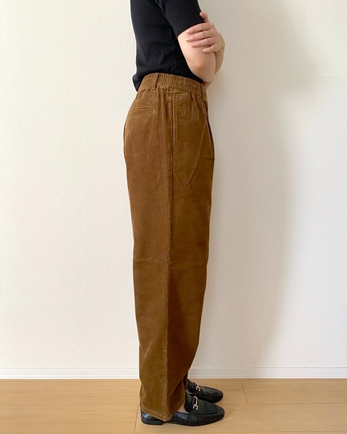 GUの「コーデュロイキャロットパンツ(丈標準69.0~73.0cm)」