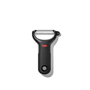 Vegetable peeler with a stainless alloy leaf and ergonomic achromatic handle, suitable for assorted peeling tasks successful the kitchen