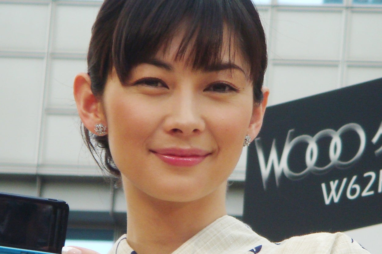 伊東美咲さん(時事)