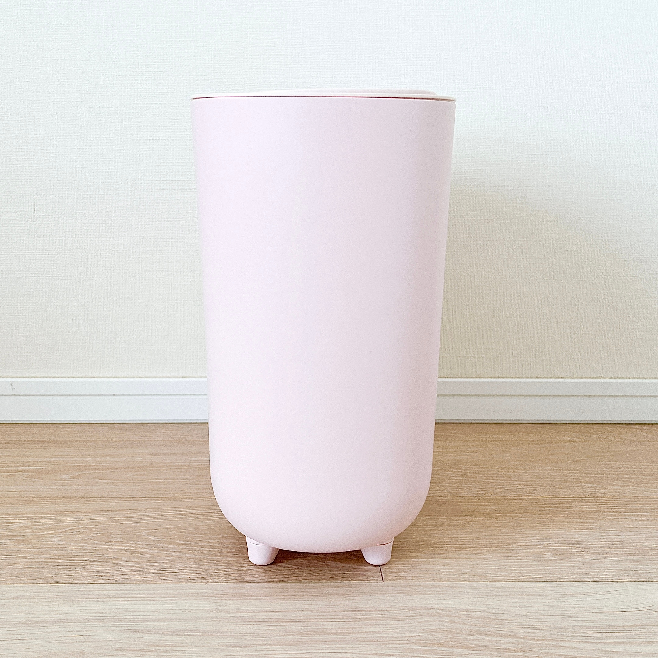 THREEPPY(スリーピー)の「脚付ゴミ箱(9.5L、蓋付、LPK)」
