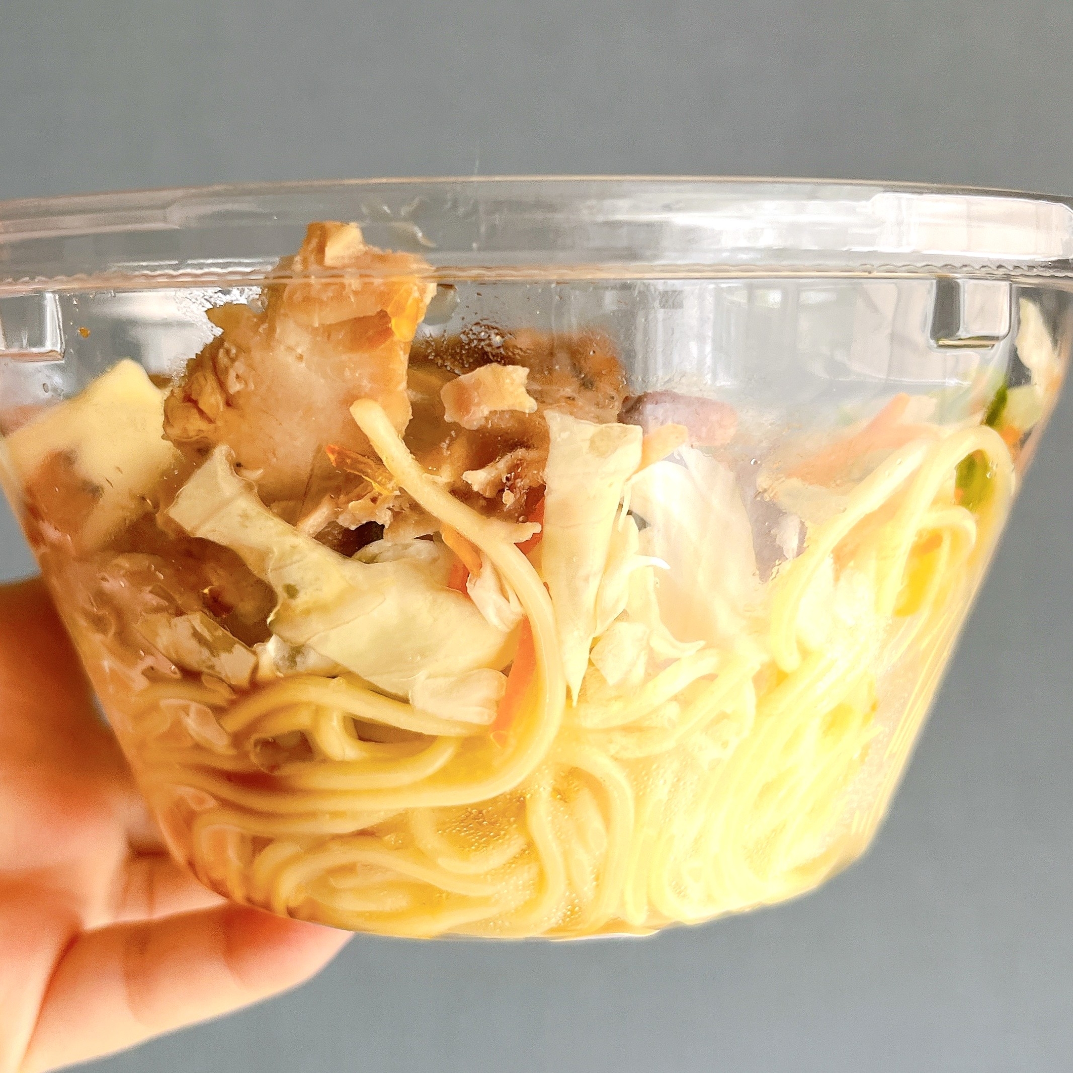 セブンイレブンの「照り焼きチキンのパスタサラダ」