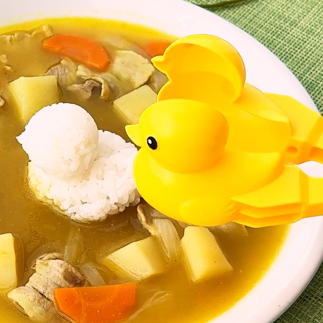【絶対にマネして下さい♡】子供のおもちゃで世界一かわいいカレーができる!簡単激うまレシピ