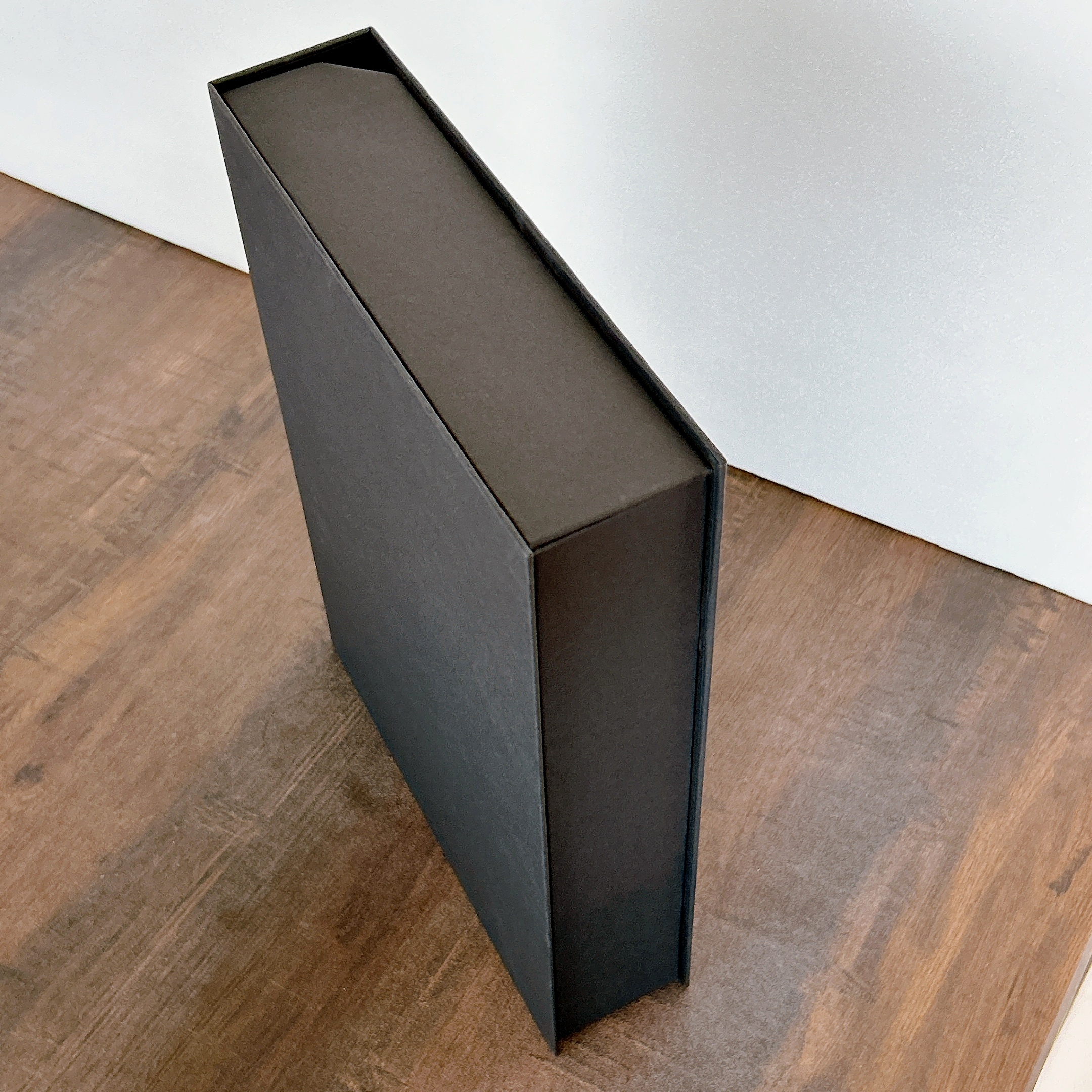 CAINZ(カインズ)の「小物をまとめやすい折りたたみ道具箱 Fタイプ ブラック」