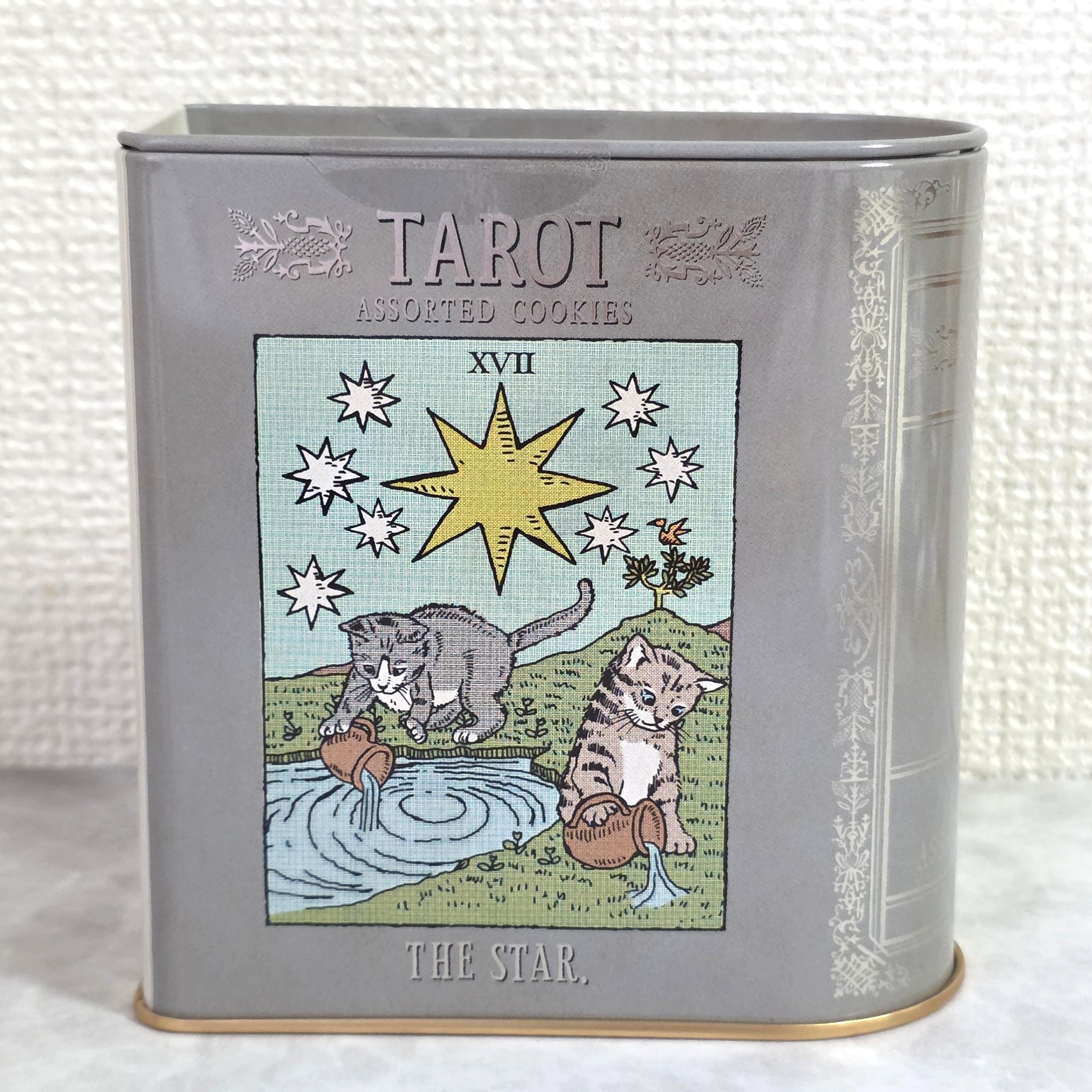 Afternoon Tea(アフタヌーンティー)「タロットカードブック型クッキー缶」