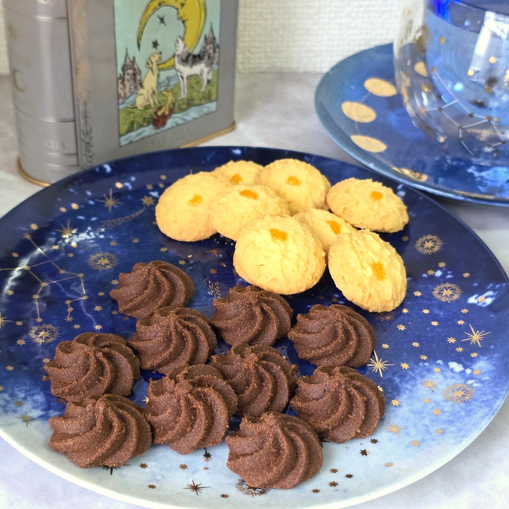 Afternoon Tea(アフタヌーンティー)「タロットカードブック型クッキー缶」