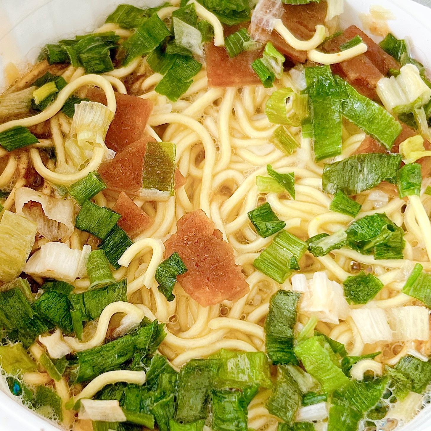 FamilyMart(ファミリーマート)の「ふくちゃんラーメン監修 豚骨ラーメン」