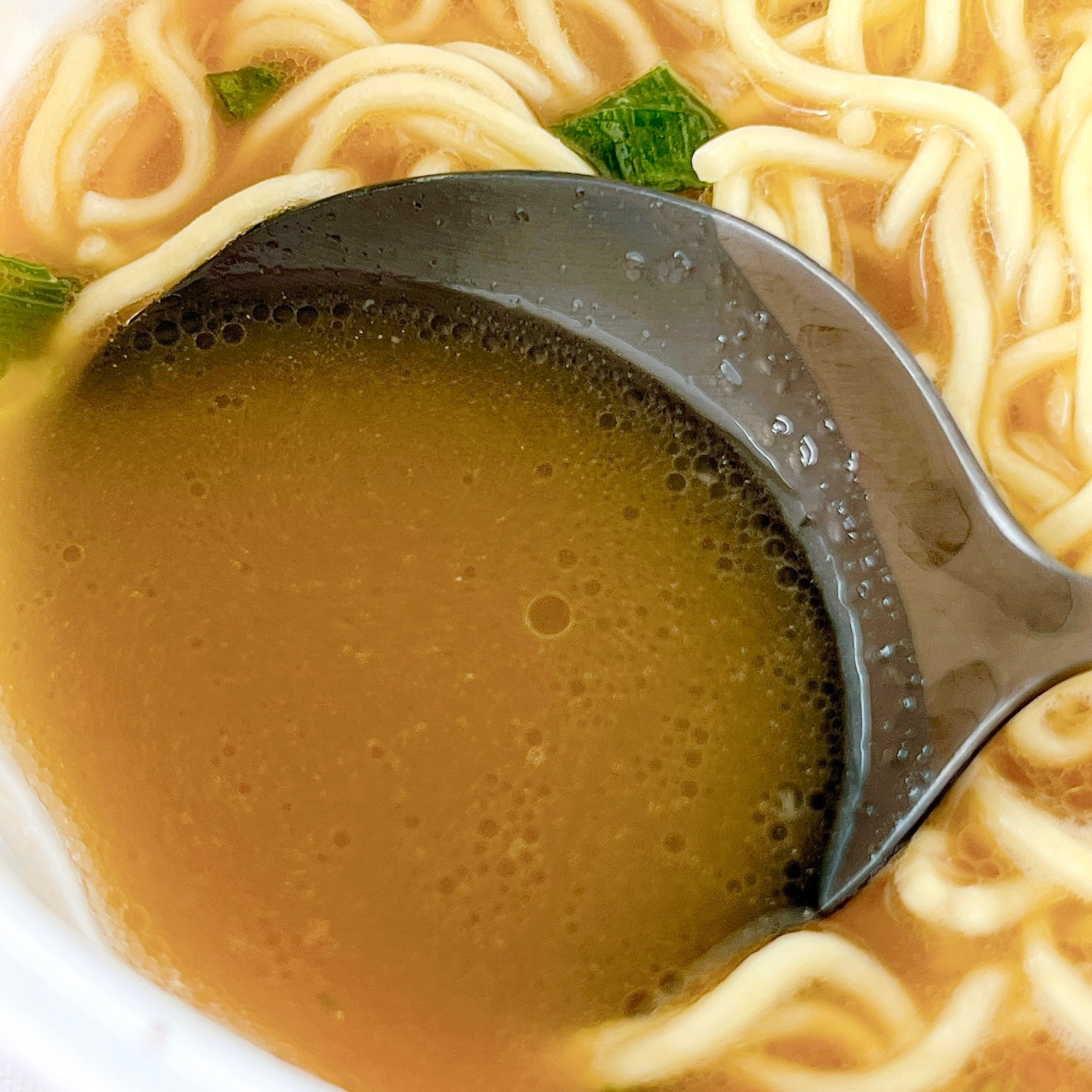FamilyMart(ファミリーマート)の「ふくちゃんラーメン監修 豚骨ラーメン」