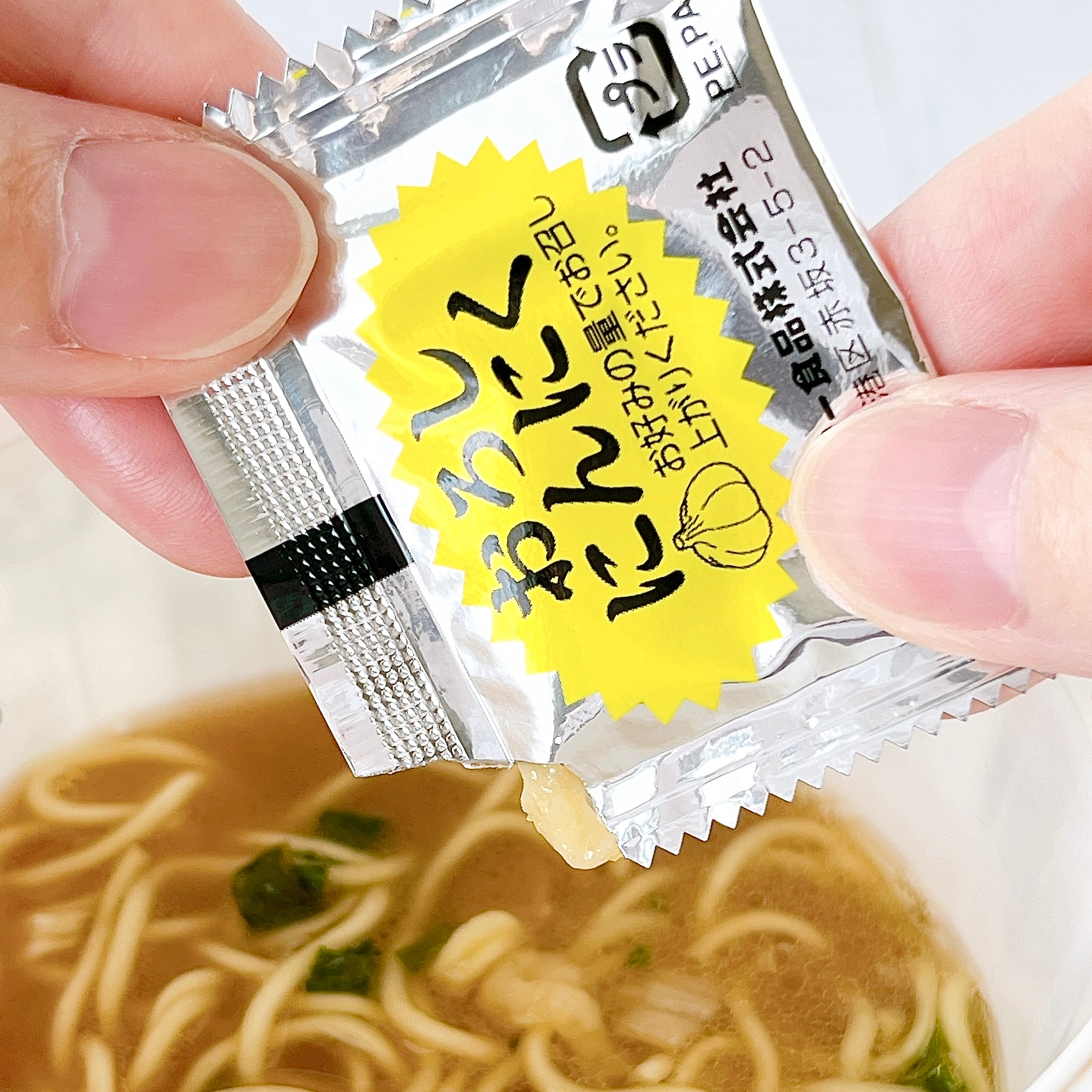 FamilyMart(ファミリーマート)の「ふくちゃんラーメン監修 豚骨ラーメン」