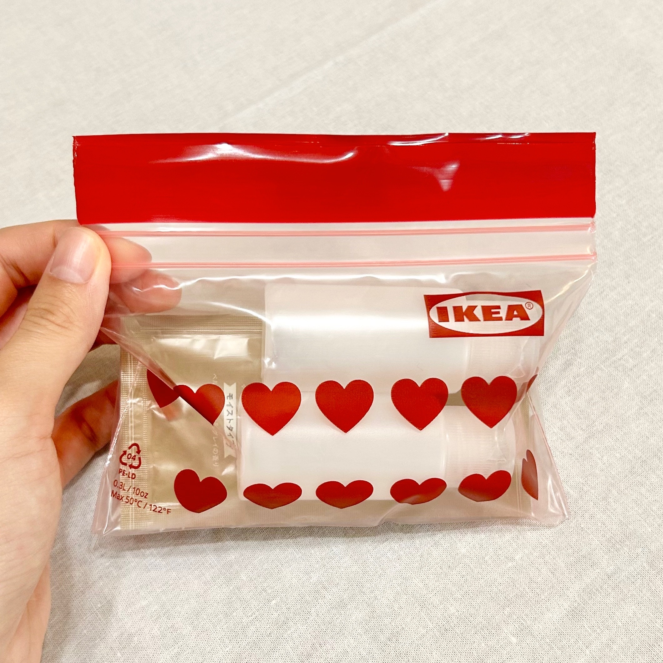 IKEA(イケア)の「ISTAD イースタード フリーザーバッグ、レッド/ハート」