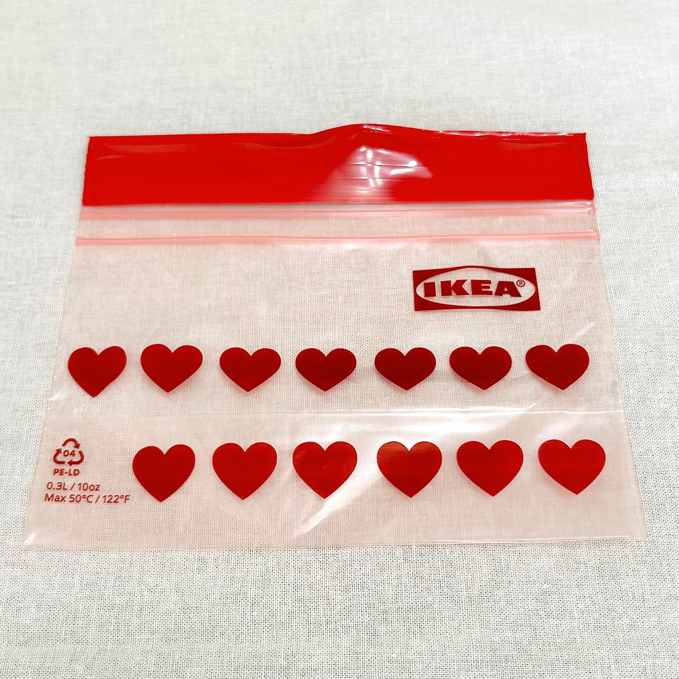IKEA(イケア)の「ISTAD イースタード フリーザーバッグ、レッド/ハート」