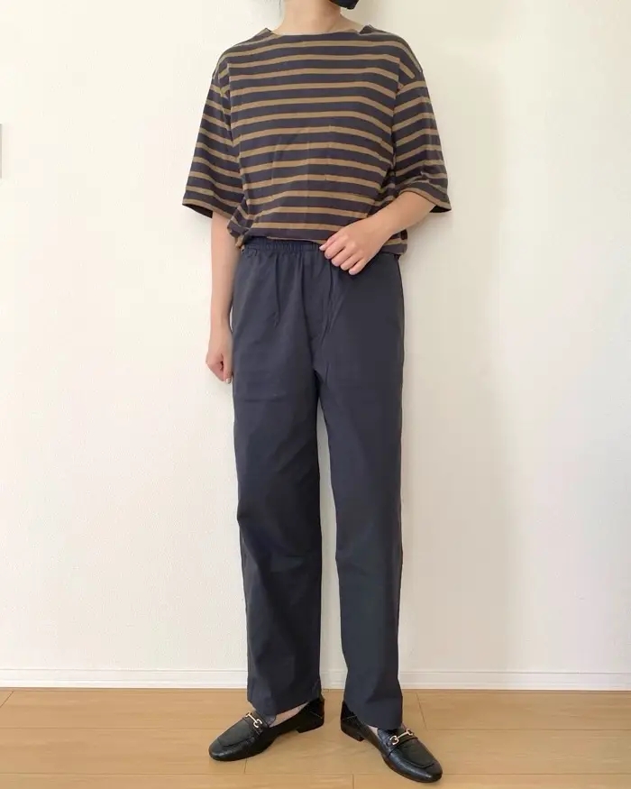ユニクロ「ストレッチイージーアンクルパンツ」