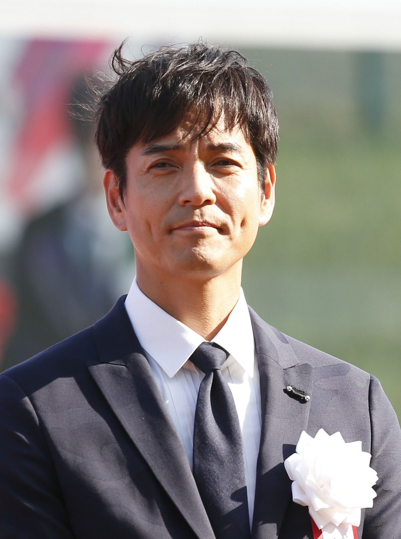 沢村一樹、妻との2ショットを披露→「素敵なご夫婦」「お似合いです