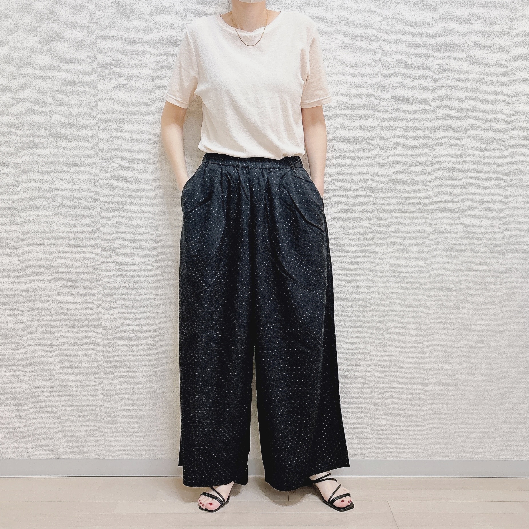 無印良品「婦人 なめらか リヨセル混イージーワイドパンツ」