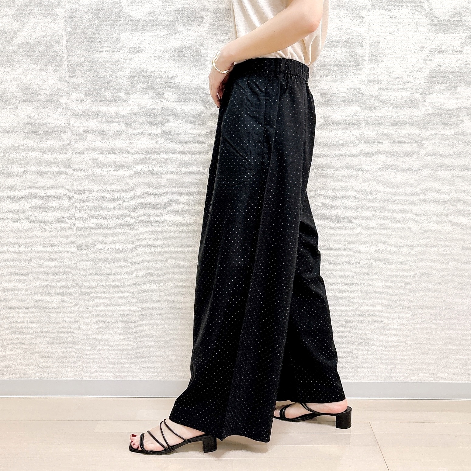 無印良品「婦人 なめらか リヨセル混イージーワイドパンツ」