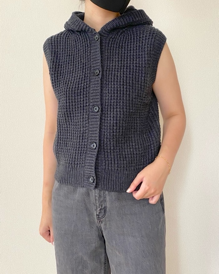 可愛くて細見えする」ユニクロCの“高見えニット”重ね着もできて長く