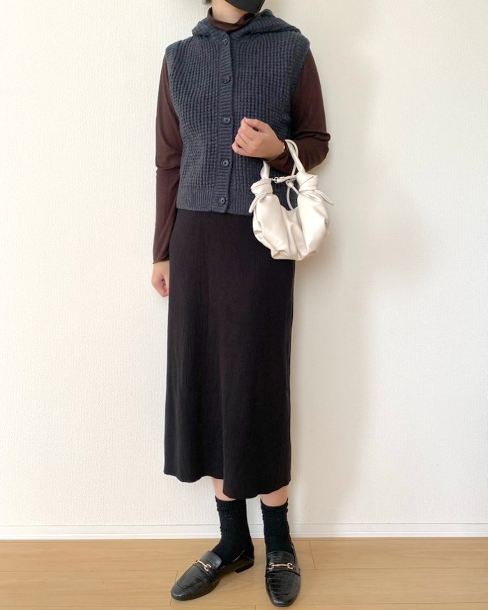 可愛くて細見えする」ユニクロCの“高見えニット”重ね着もできて長く