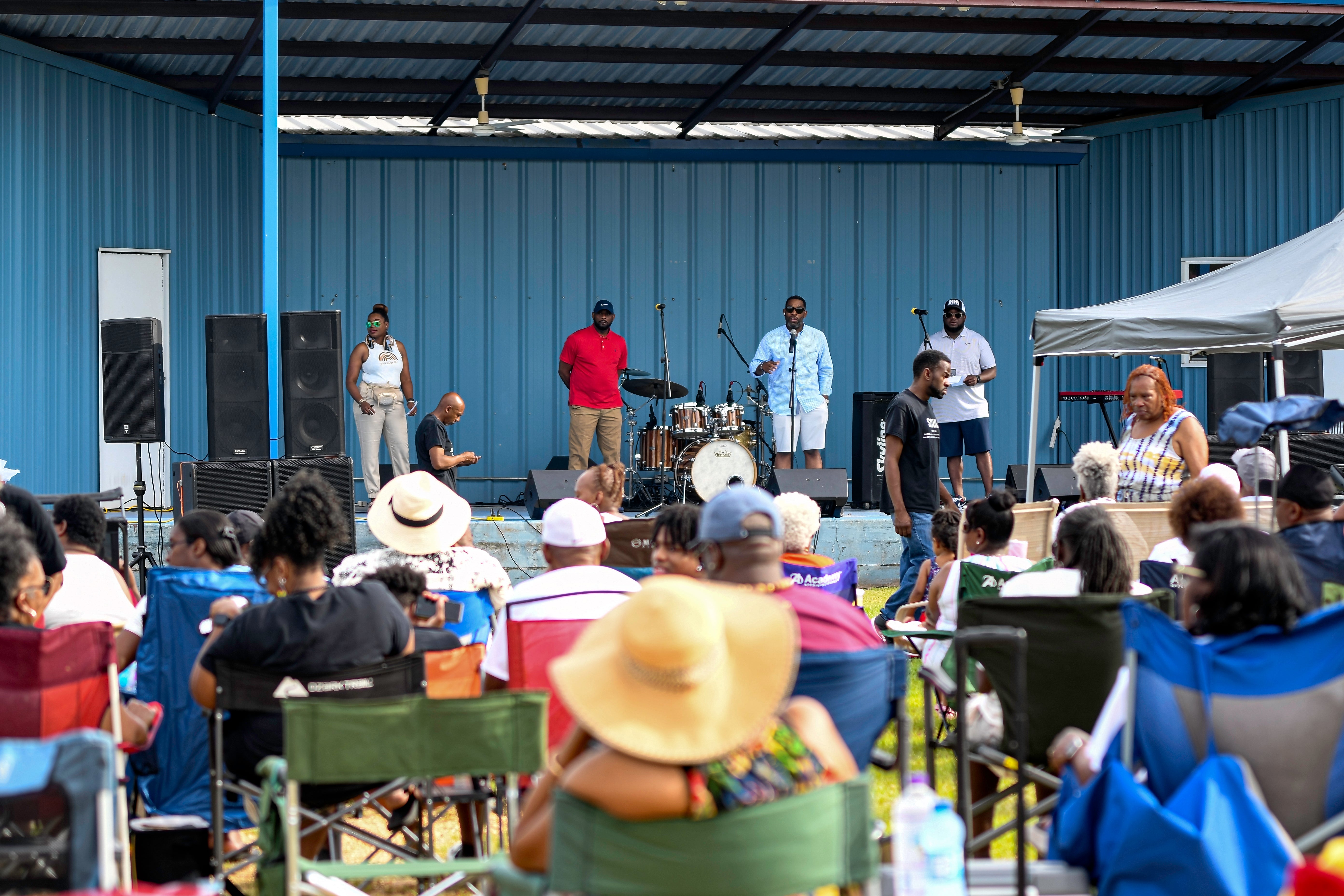 Small Local Band 15 Ways Small Town Living Beats City Life