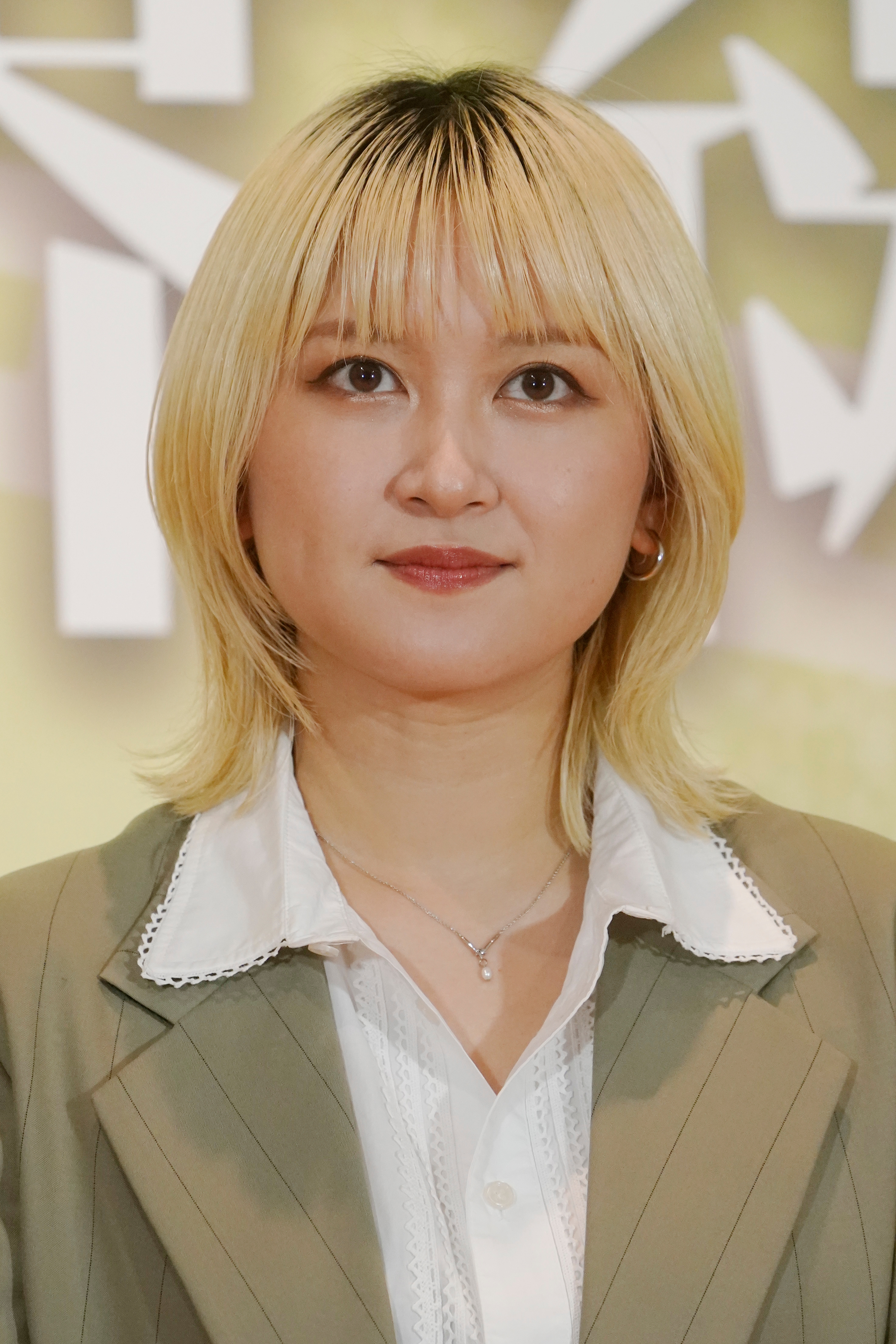 おもろすぎ」ラランド・サーヤのコンビニ店員姿に反響「笑いました