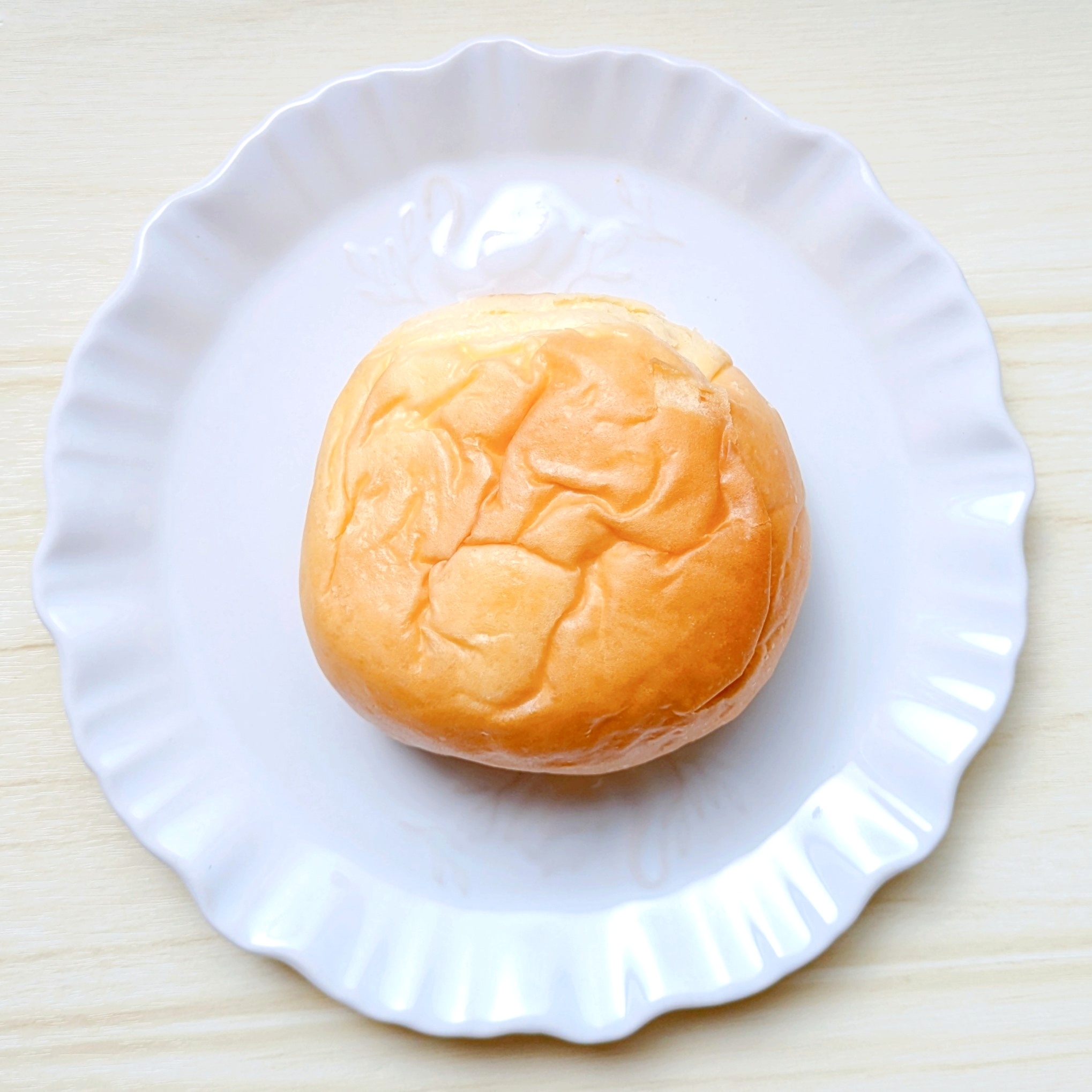 FamilyMart(ファミリーマート)の「冷やして食べるとろけるくりーむパン 和栗」