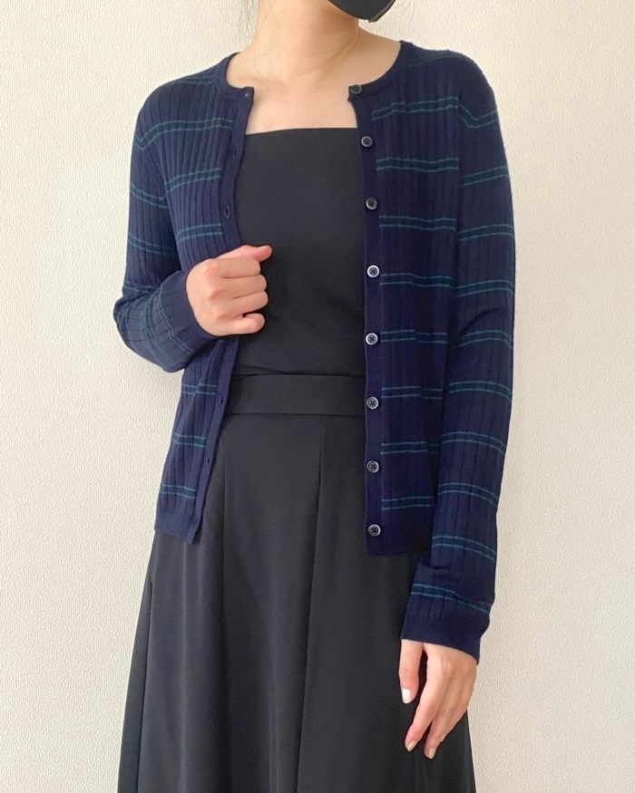UNIQLO(ユニクロ)の「メリノリブクルーネックショートカーディガン」