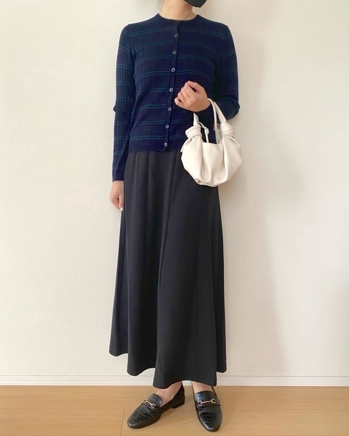UNIQLO(ユニクロ)の「メリノリブクルーネックショートカーディガン」