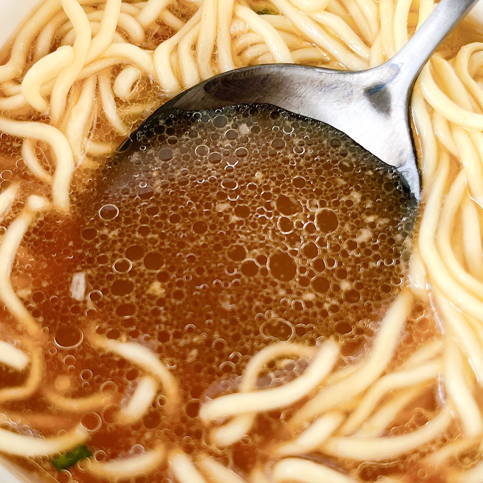 FamilyMart(ファミリーマート)の「来来亭 背脂しょうゆラーメン」