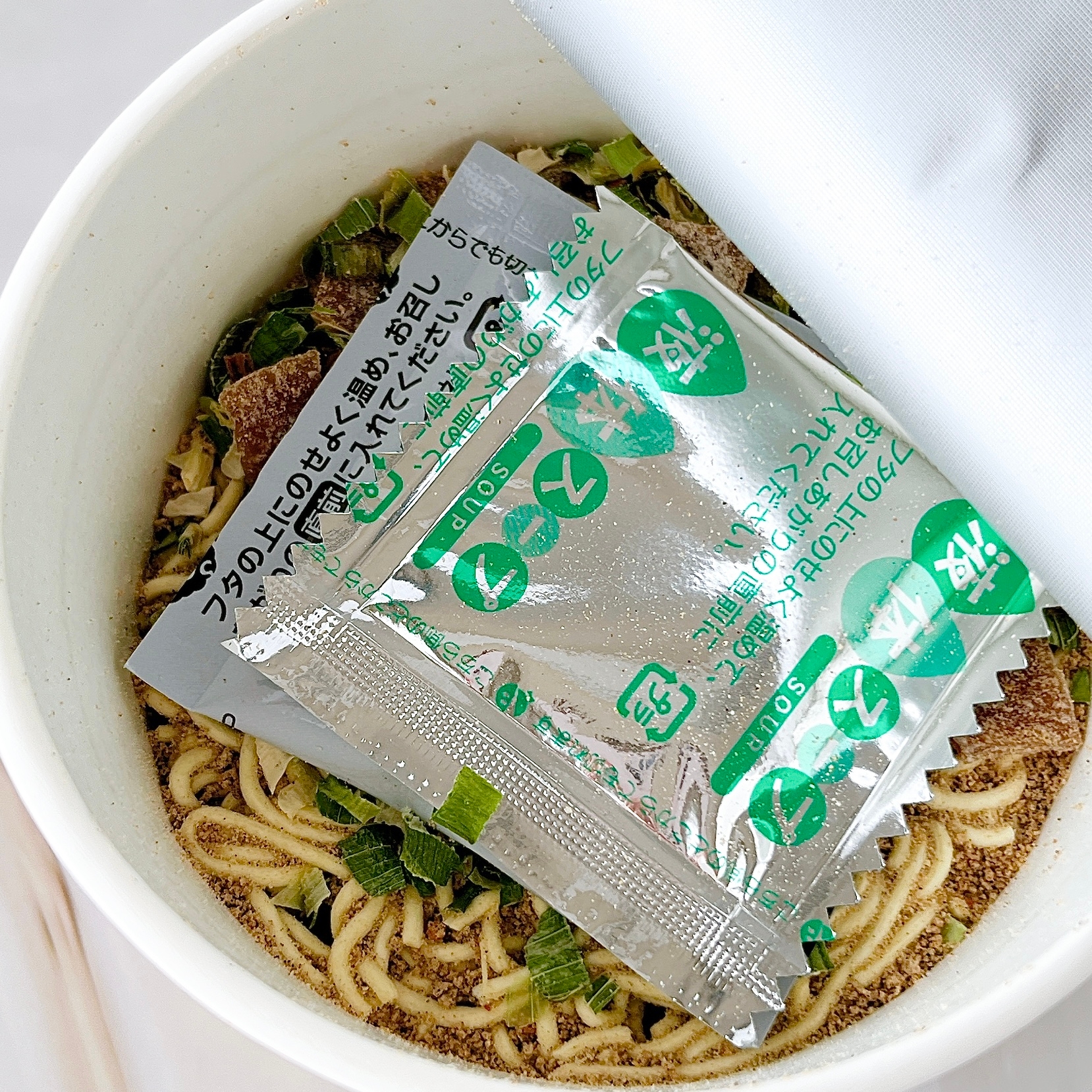 FamilyMart(ファミリーマート)の「来来亭 背脂しょうゆラーメン」