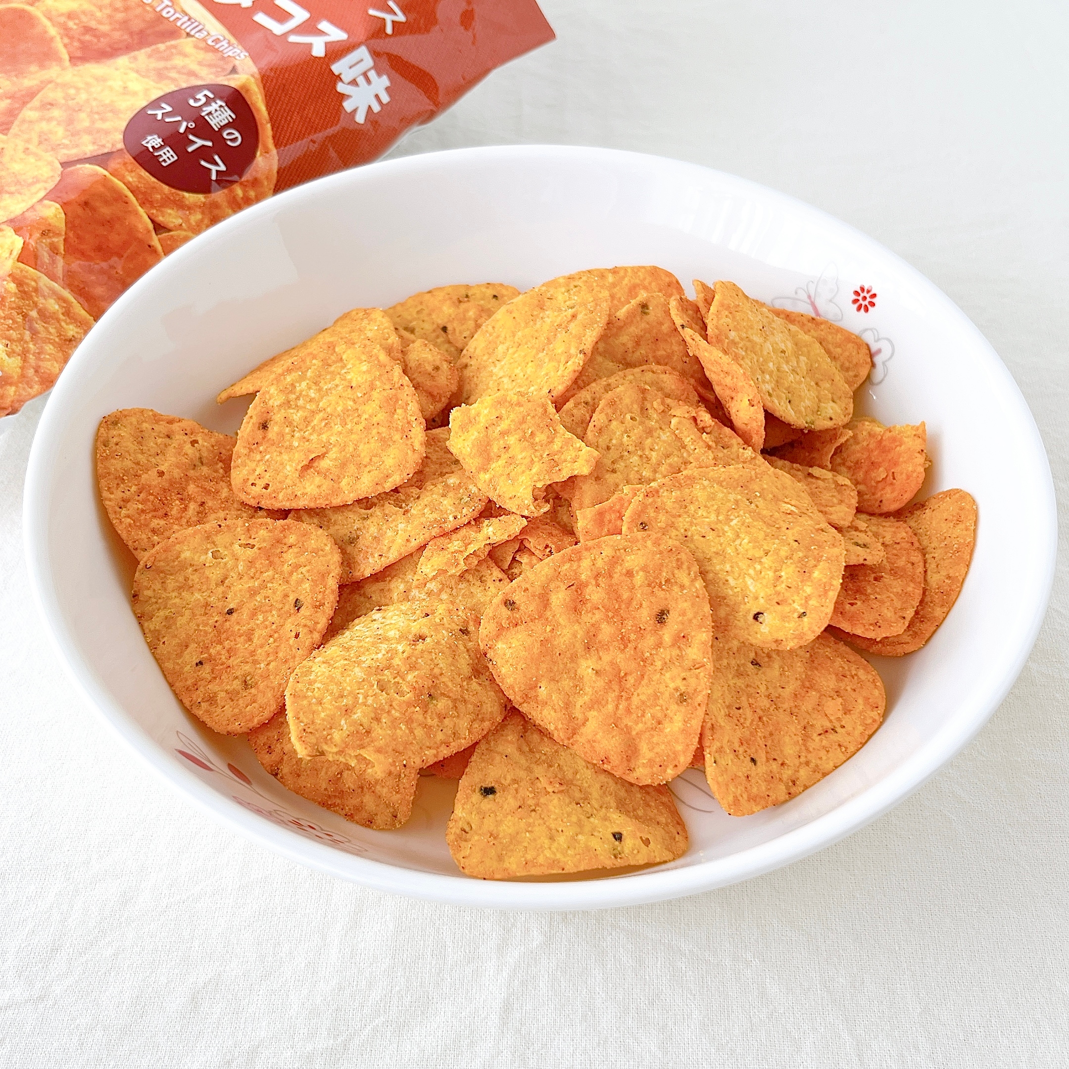 FamilyMart（ファミリーマート）の「トルティーヤチップス スパイシータコス味」