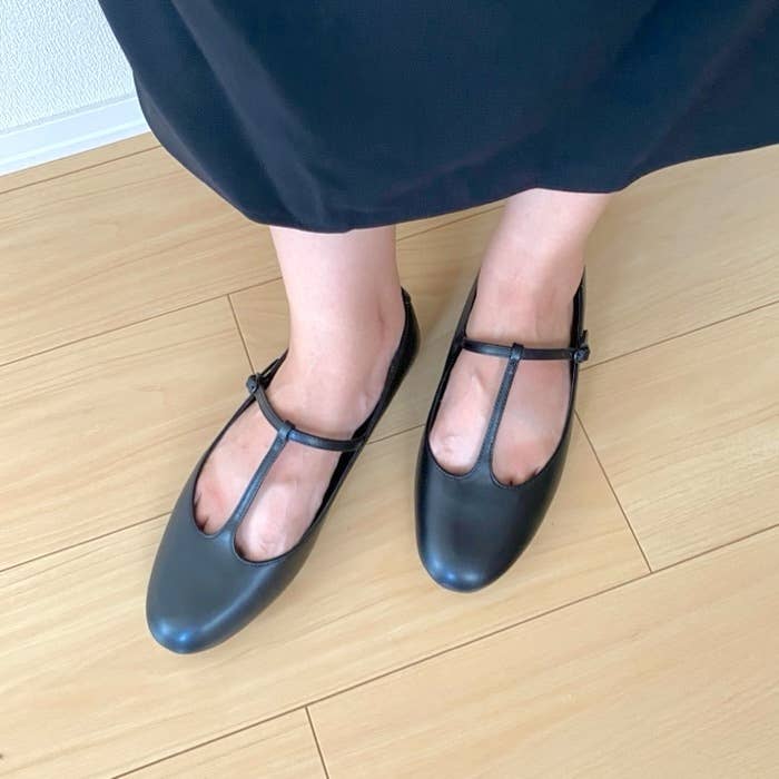 ユニクロCの「Tストラップバレエシューズ」