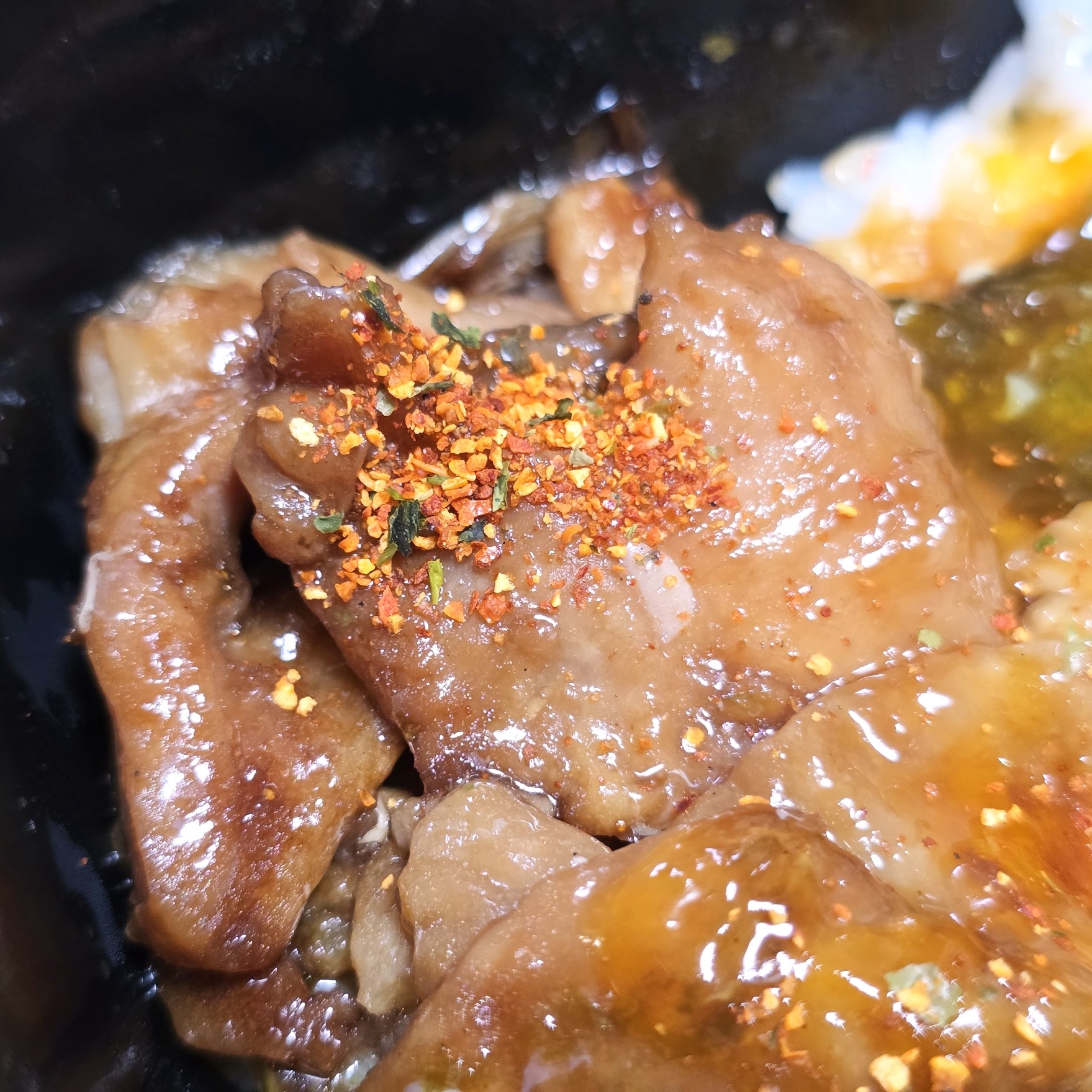 ほっともっと「とろ~り絡まる 温玉付き焼鳥つくね重」