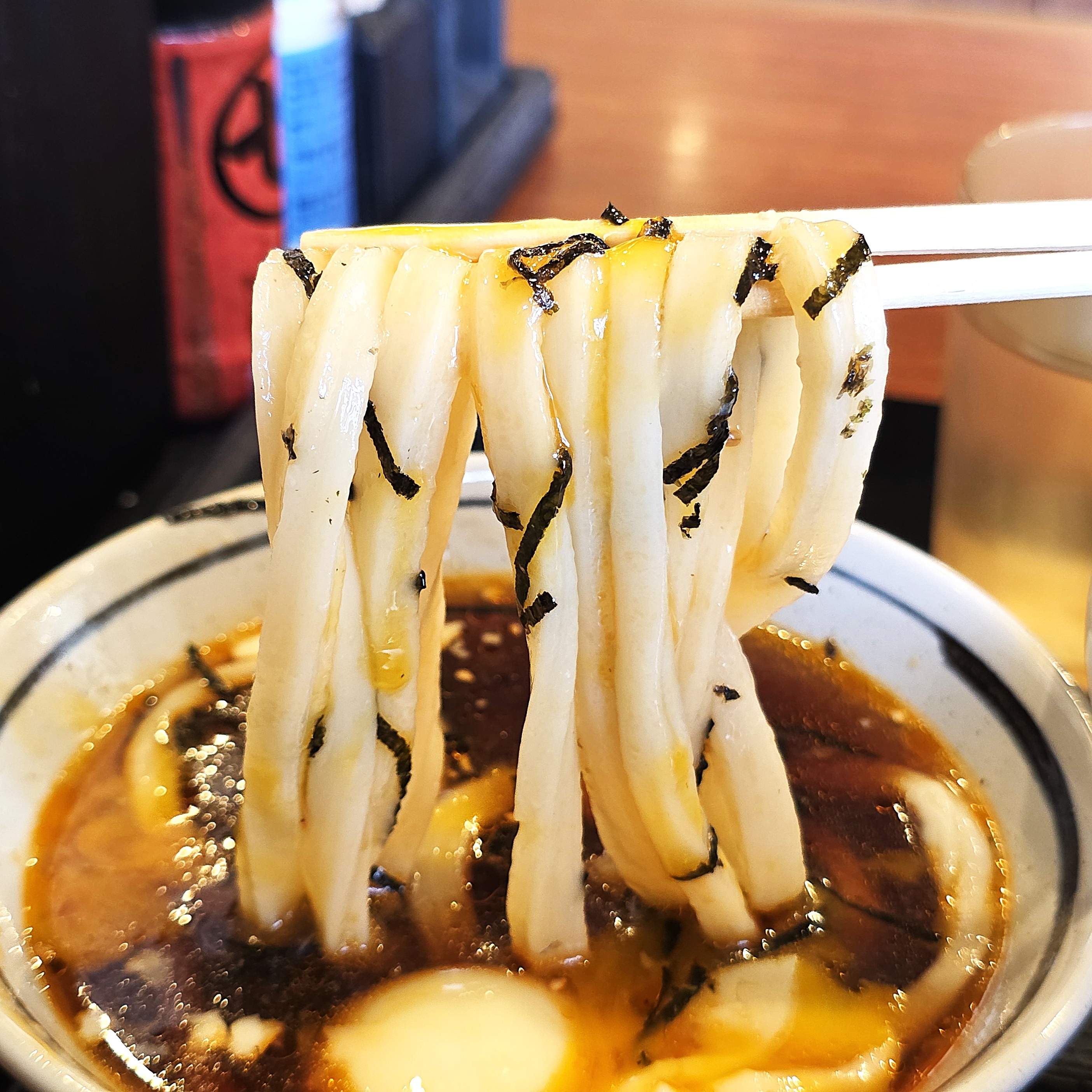 丸亀製麺「旨辛 豚つけ汁うどん」