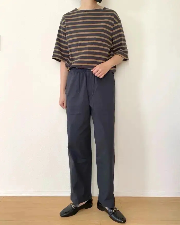 ユニクロの「ストレッチイージーアンクルパンツ」