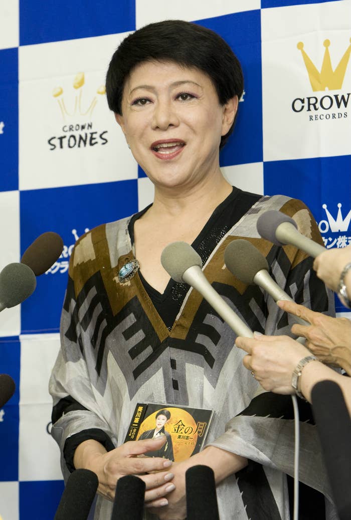 美川憲一さん(時事通信フォト)