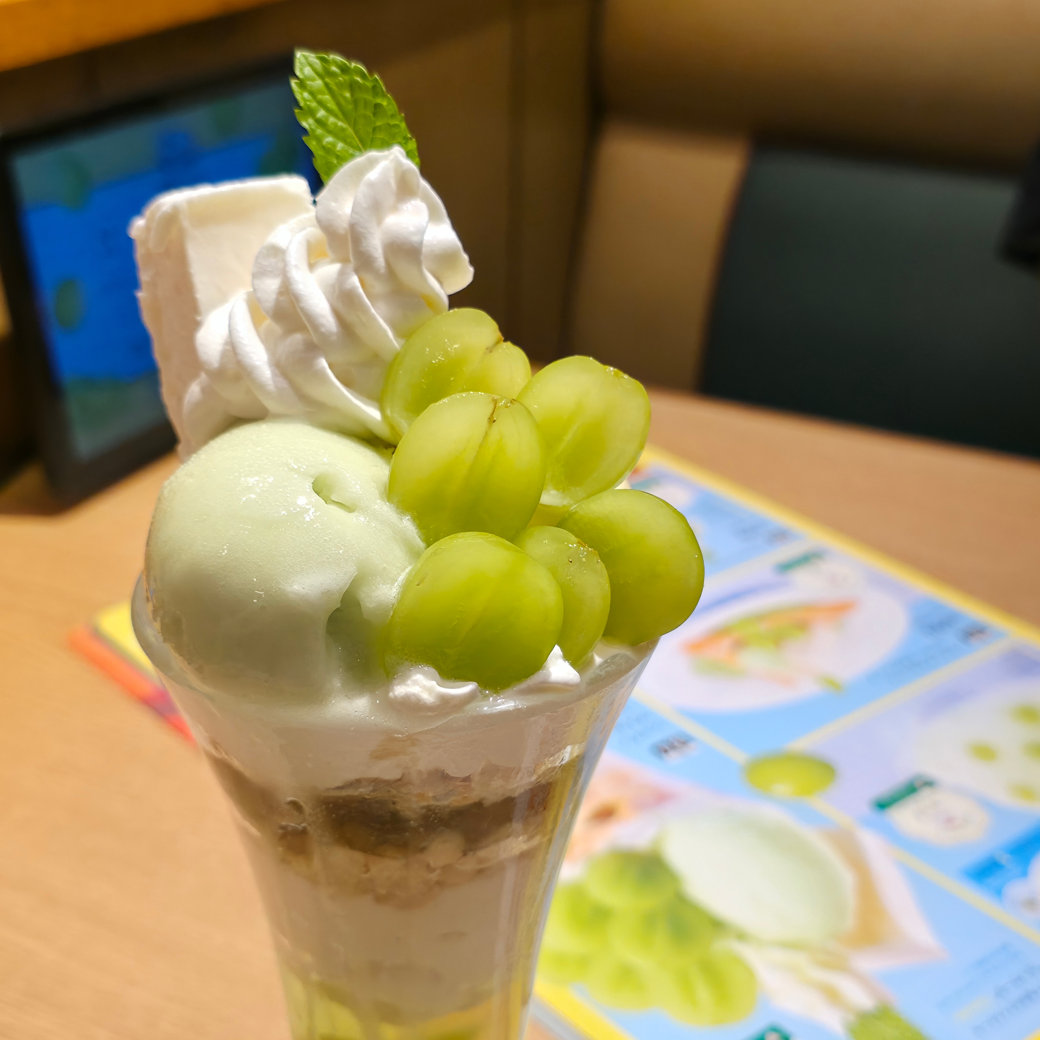 COCO’S（ココス）「シャインマスカットパフェ」