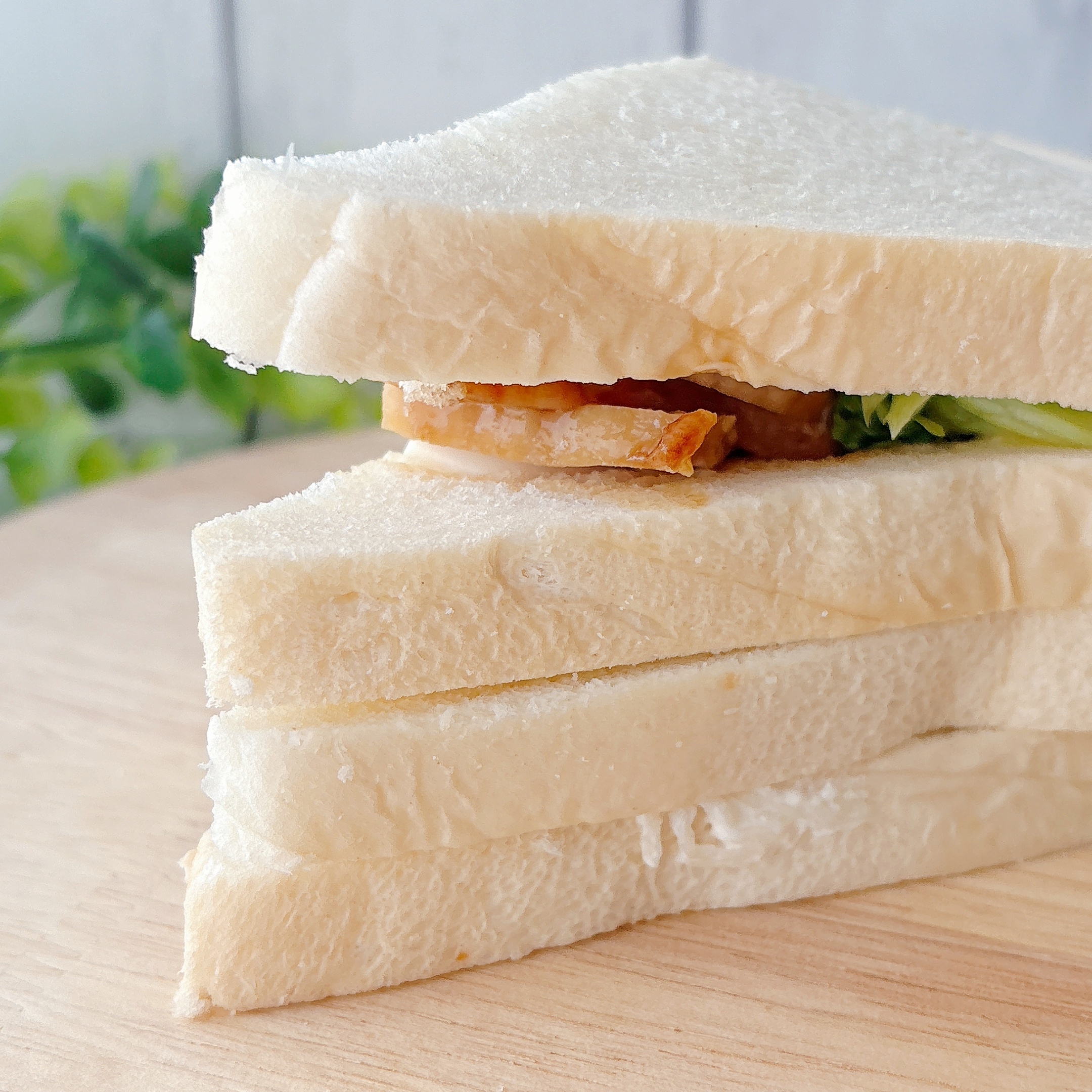 LAWSON(ローソン)の「大きなサンドイッチ 野菜照焼チキンサンド」