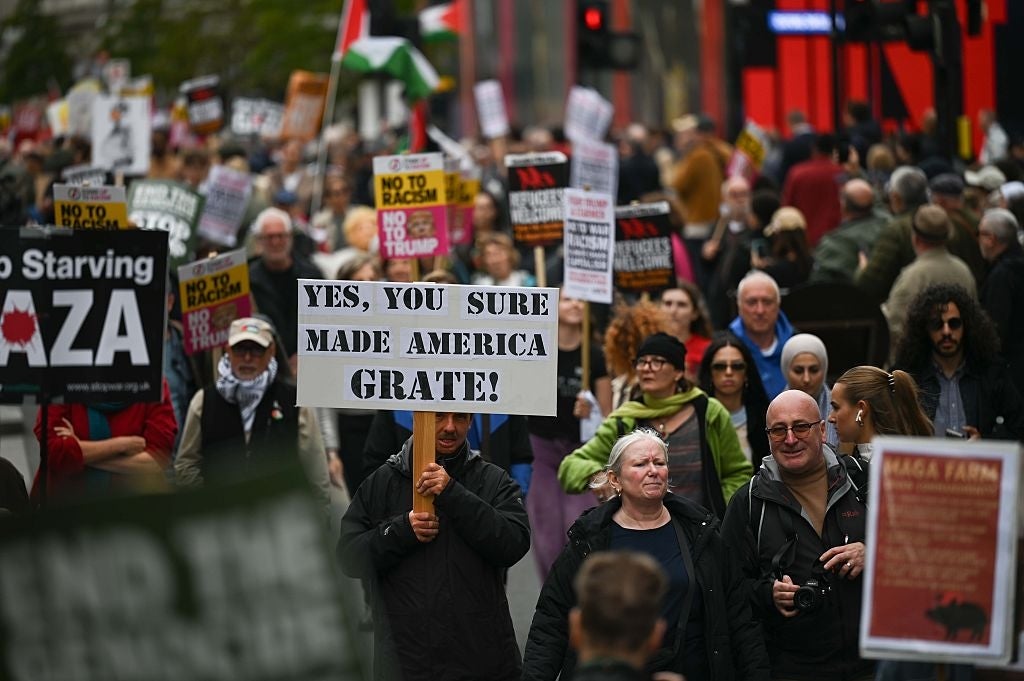 Pinterest Protest Sign 33 Protest Signs From Trump's UK Visit That Are So Brutally British