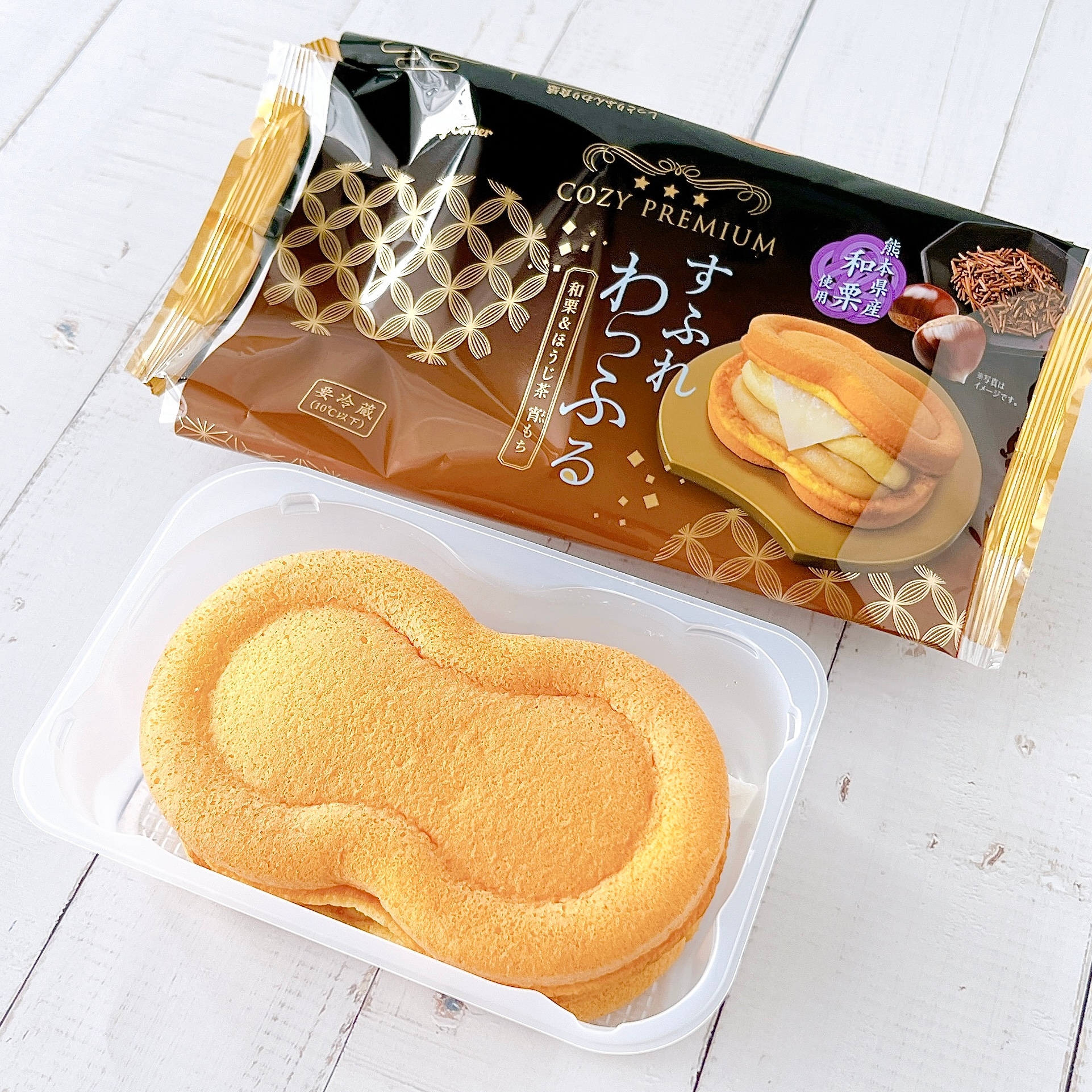 銀座コージーコーナーの「コージープレミアムスフレワッフル(和栗&ほうじ茶 宵もち)」
