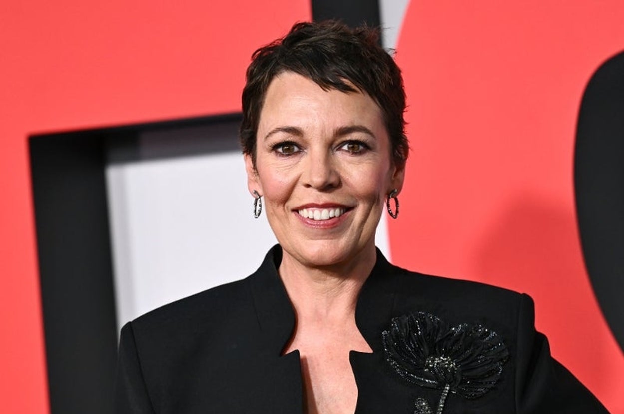 Olivia Colman Names 1 Reason She Really Doesn't Like Filming Sex Scenes