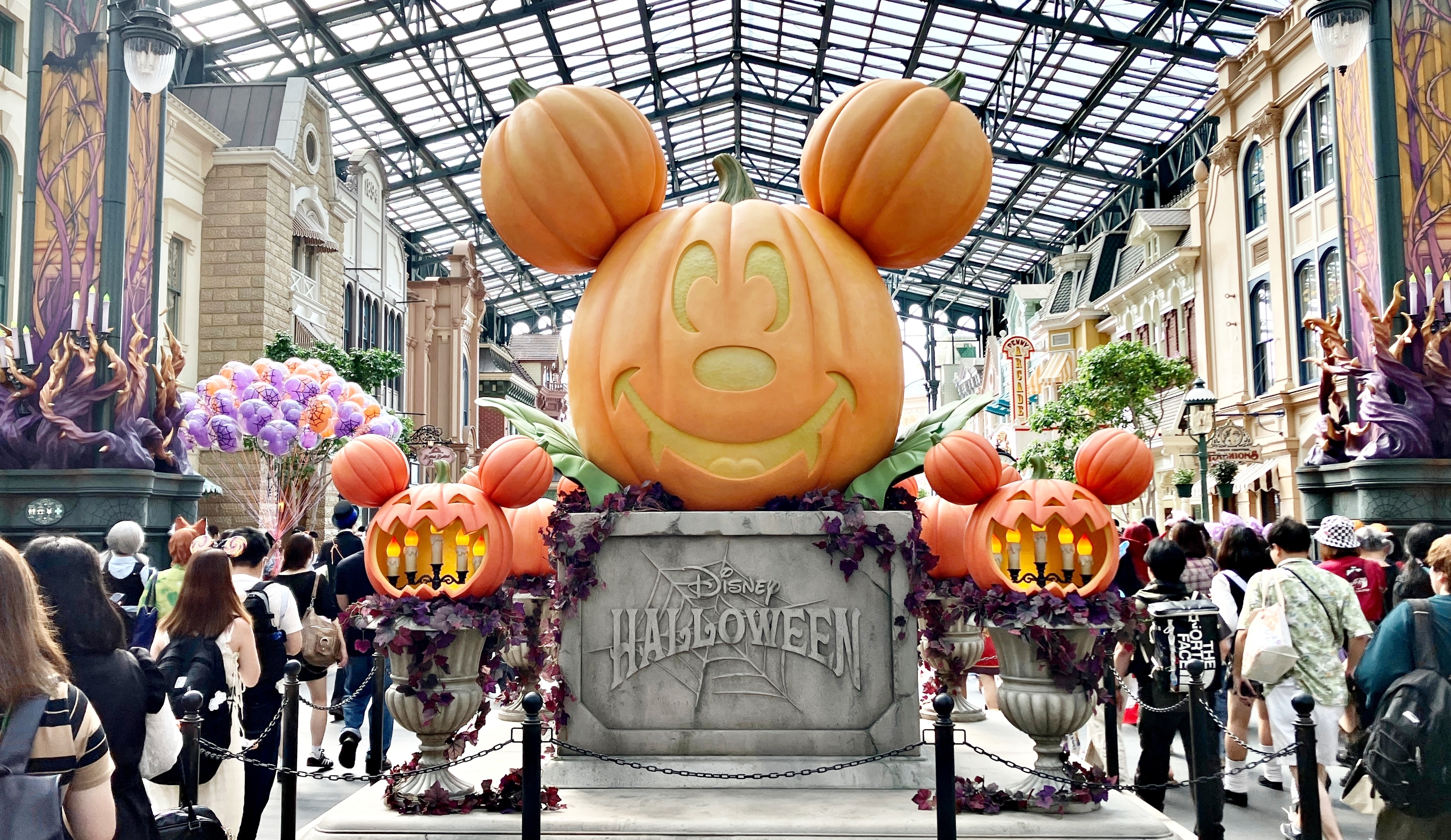 ビンテージ　ハロウィン　ギャルソン コラボミッキー2019青山 ディズニー・ハロウィーン2019』“ダークで妖しい”シーに新たなゴースト
