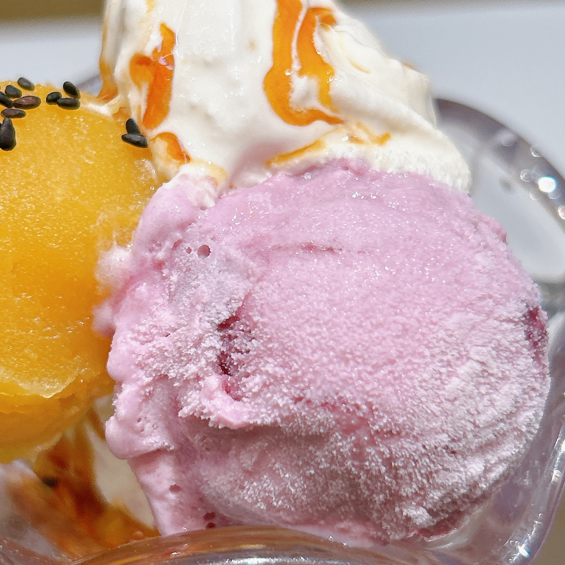 サンマルクカフェの「スイートポテト&紫芋のパフェ」